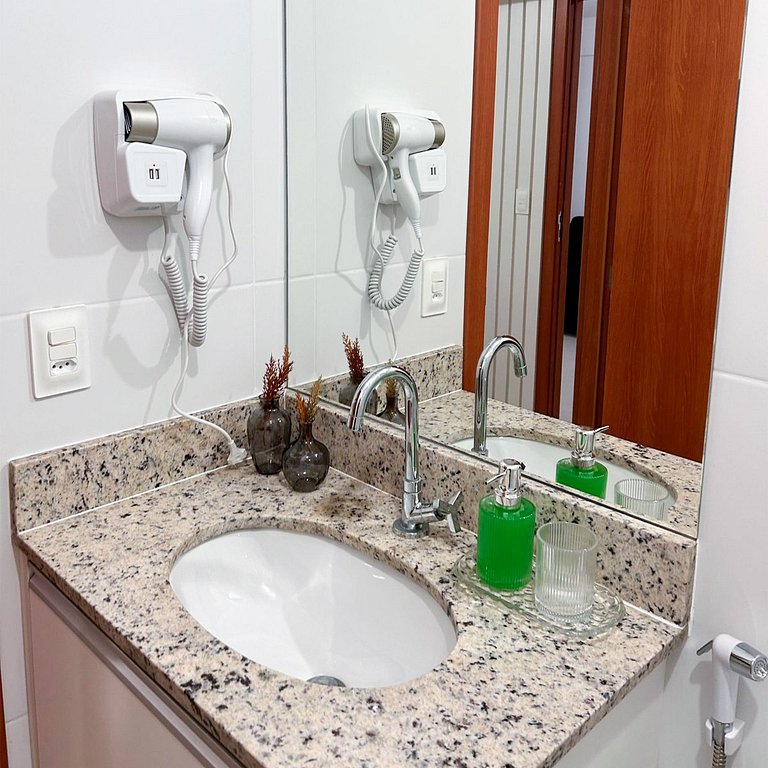 Perto da Praia da Barra | Garagem + Segurança 24h