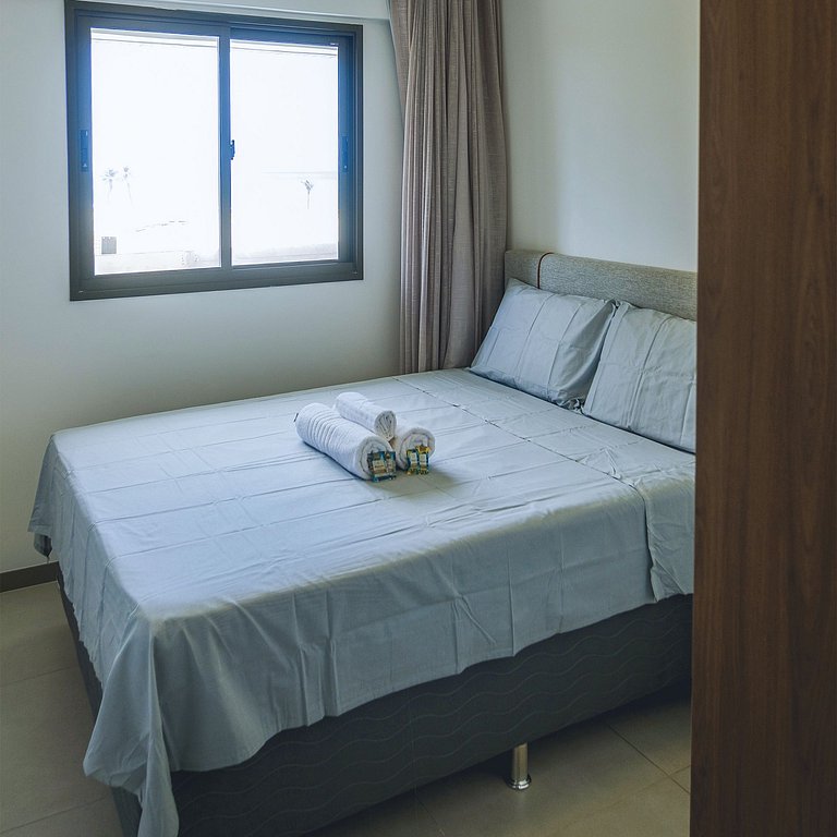 Apê Novo 2/4 | Beira-mar | Piscina | 2 Garagens