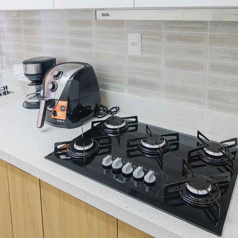 Apê Novo 2/4 | Beira-mar | Piscina | 2 Garagens