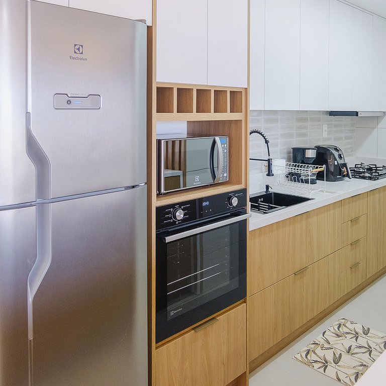 Apê Novo 2/4 | Beira-mar | Piscina | 2 Garagens