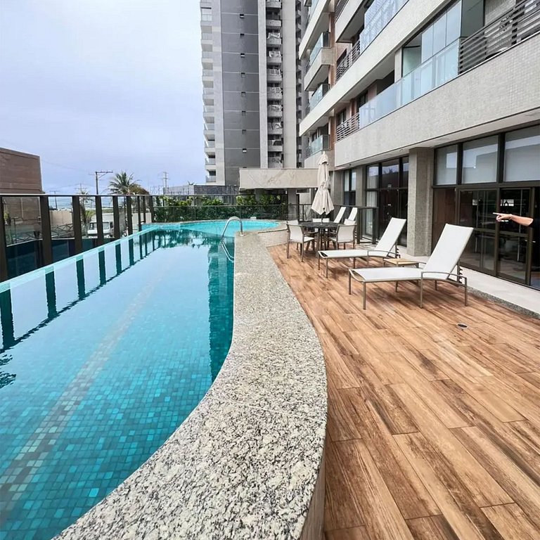 Apê Novo 2/4 | Beira-mar | Piscina | 2 Garagens