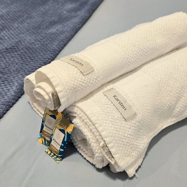 Apê Novo Completo | Perto da Praia da Barra