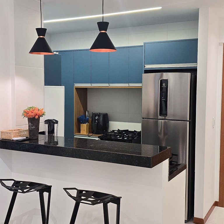 Apê Novo Completo | Perto da Praia da Barra